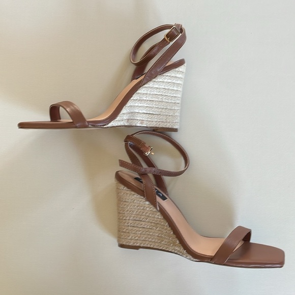 Aqua Izabl Ankle Strap Espadrille Wedge Leather Sandals - NWT - Picture 5 of 7